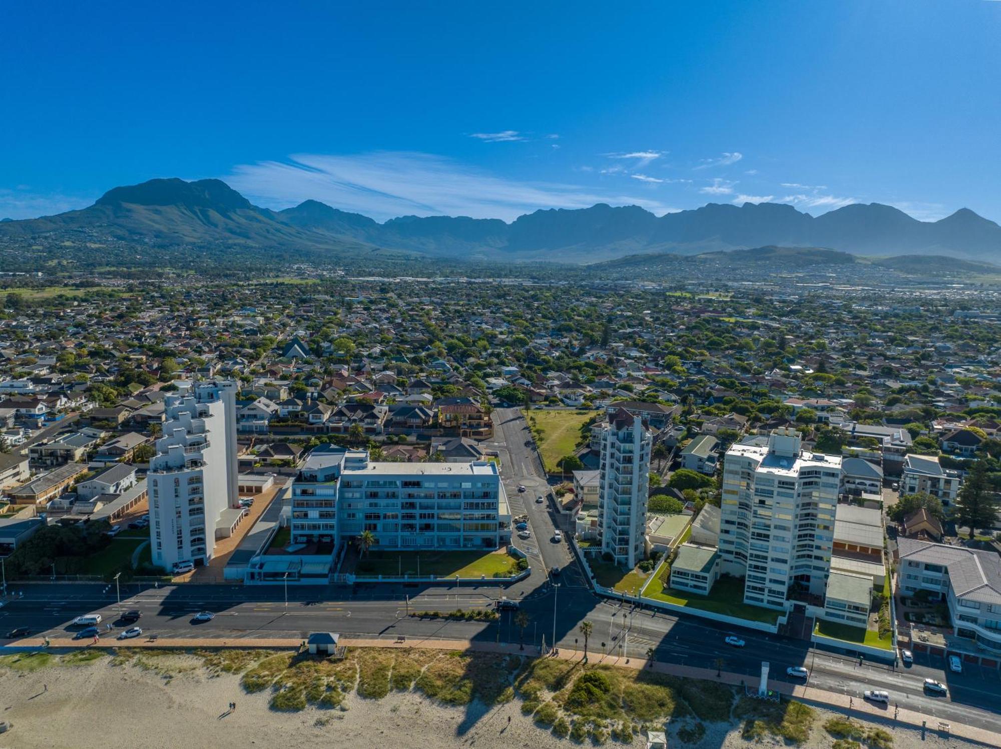 Apartment Searenity Sands By Host Agents Strand